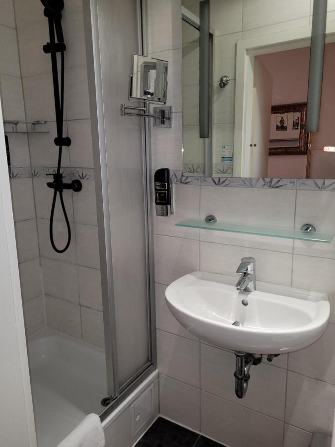Hotel Franken An Der Messe Frankfurt am Main Bagian luar foto